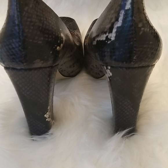 Shoes - Picture 5 of 8